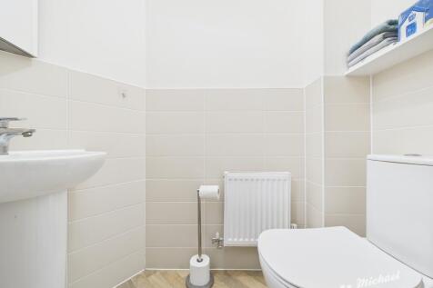 CAM02773G0-PR0367-STILL014