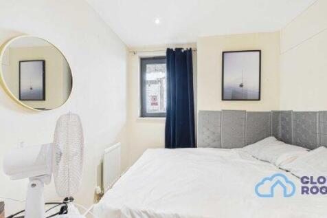 chrisp-street-e14-3le-1022845