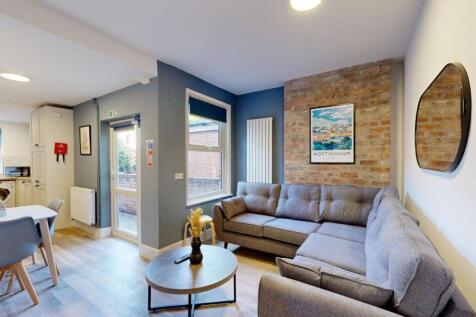 5-bed house on 24 Gloucester Avenue NG7 2DQ, £758/mo