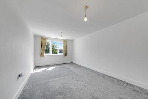09-063623 Yew Tree Court -36-medium.jpg