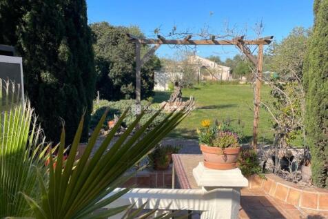Terrasse mit Blick zum Garten