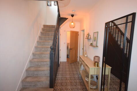 ENTRANCE HALLWAY