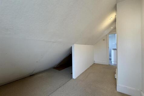 Attic Room / Office