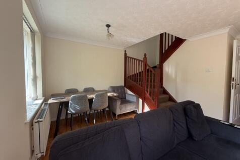 Denston Close, Northampton, Northamptonshire, NN4 photo 3