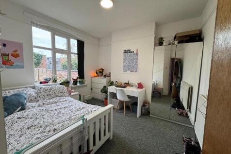 Harlaxton Drive, Nottingham, Nottinghamshire, NG7 photo 3