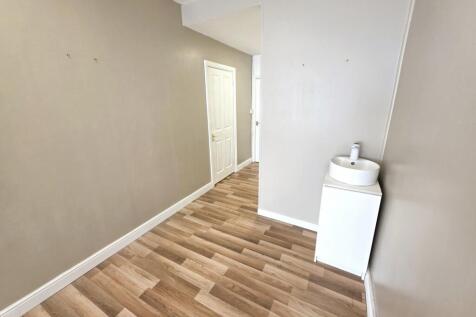 Commercial Property to rent Image 8