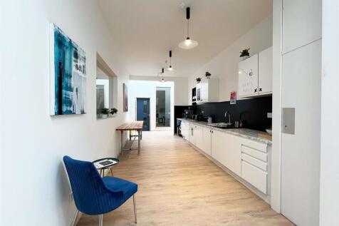 679 First Floor Kitchen 3.jpg