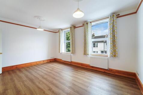 Living Room 2.jpg