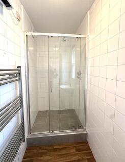 49 The Grove, Finchley Central photo 5