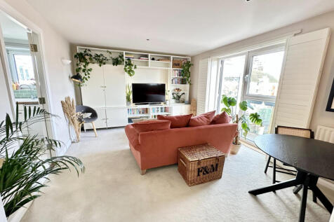Living/Dining area