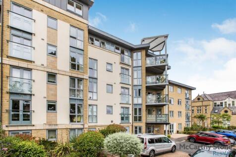 36_trinity_court_011.jpg