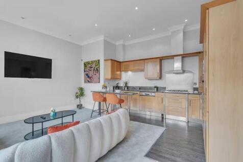 new lounge kitchen.jpg