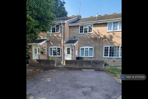 Front Of House. Mid Terrace