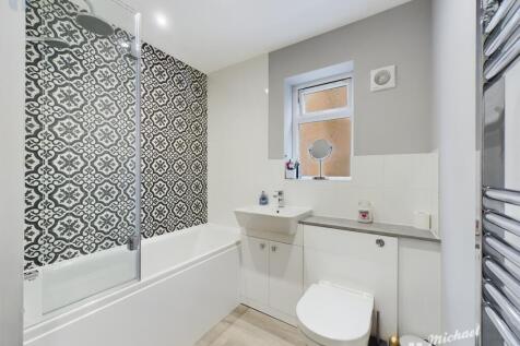 CAM03218G0-PR0104-STILL013