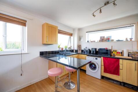 Flat 6 Elizabeth Court 26 7.jpg