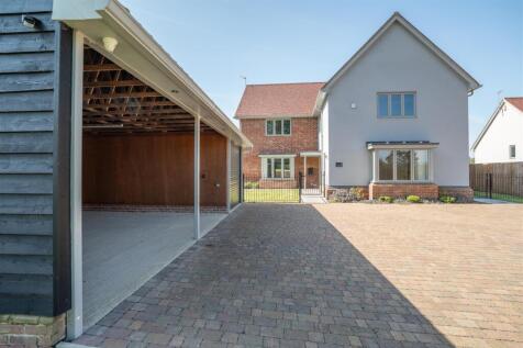 Entrance &amp; Driveway
