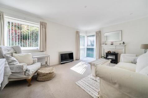 Sitting room 3rd aspect.jpg