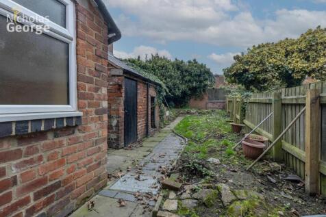 Gilbert Road 119 Garden.jpg