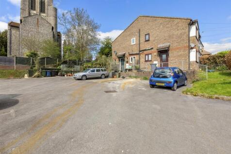 Geralds Court-14.jpg