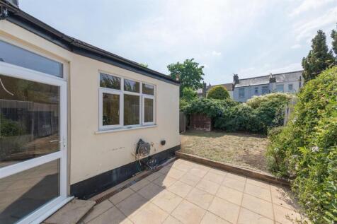 Hale End Road, E4