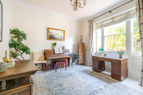 1359132-10-68d660...