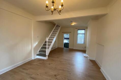 15 Bell Street - front living room (3).jpg