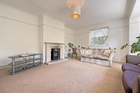 Moorland View 76 - Living Room.jpg