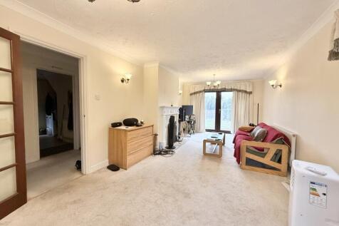 Wings Road, Lakenheath, Suffolk, IP27 photo 4