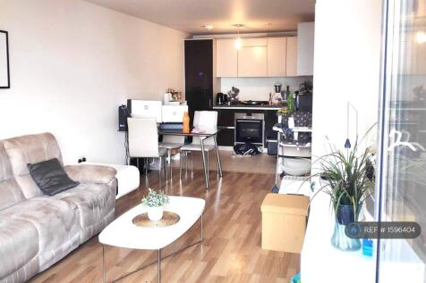 Wembley, Quadrant Court - 2 Bed Flat