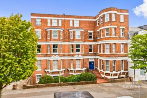 1-bed flat on Bouverie Road West, Folkestone, Kent, £750/mo