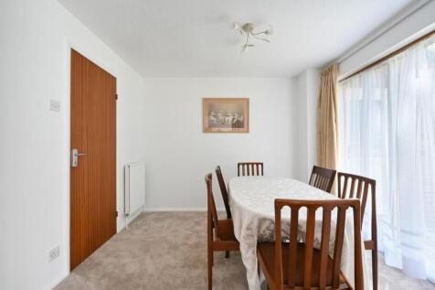NORTHCLIFFE CLOSE