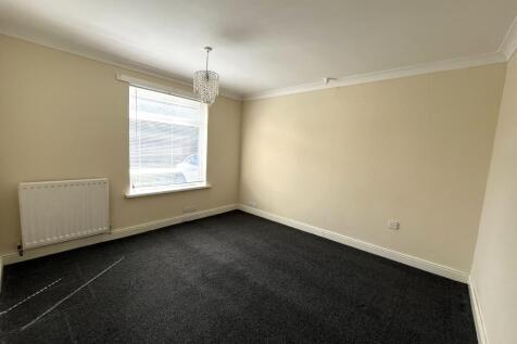 Lismore Close, Birmingham, B45 photo 4