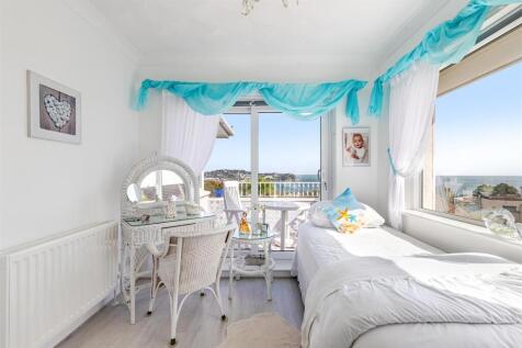 A28 - 30 Manscombe Road, Torquay - 250915.jpg