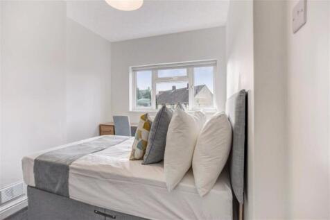 4 bedroom Semi Detached House in Soundwell Road, Bristol photo 4