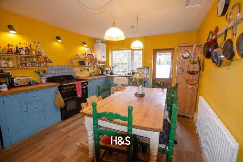 64 Shaftmoor Lane - kitchen.jpg