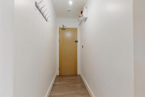 Coronation Walk To Let