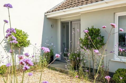 Longrood Road, Rugby