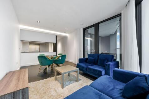 2-bed flat on Amory Tower, £3,600/mo