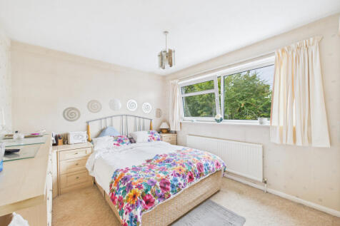 CAM02909G0-PR0484-STILL035