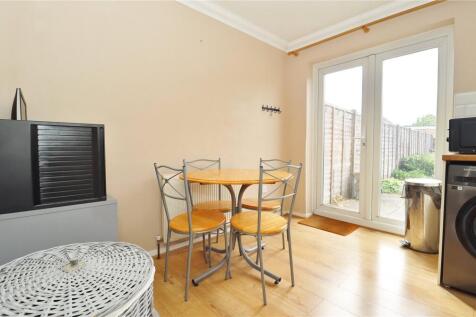 Woodpecker Close, Verwood, Dorset, BH31 photo 4