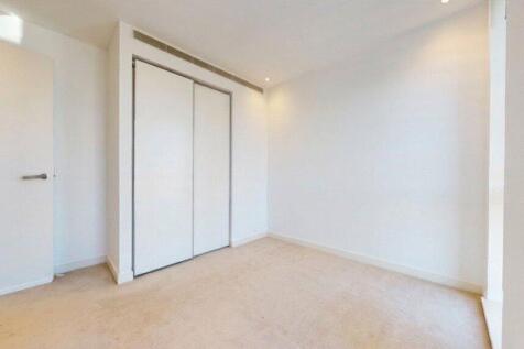 Pan Peninsula, Pan Peninsula Square, Canary Wharf, E14. 1 bedroom apartment