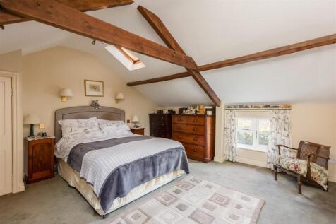 Rockery Cottage Bedroom 1-1.jpg