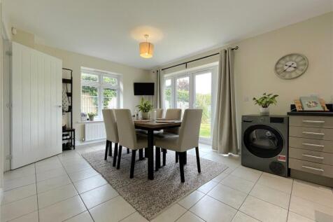 Barnfield Close, Church Aston, Newport photo 3