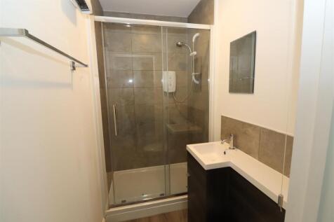 Shower room (2).JPG