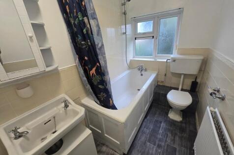 Cresswell Crescent, Walsall, WS3 2UN photo 4