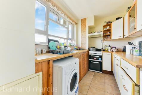 Albert Drive, London photo 4