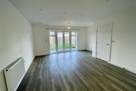 Henshaw Way, Billingshurst, Horsham photo 4