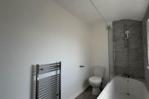 Sandringham Road, Crook photo 5