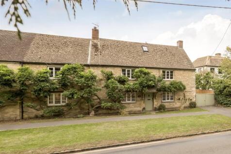 A classically pretty village cottage