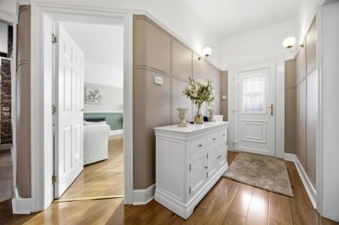 11-6_COMRIE_RD_STEPPS_011.jpg